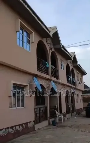 Furnished 3bdrm Block of Flats in Alakuko for sale