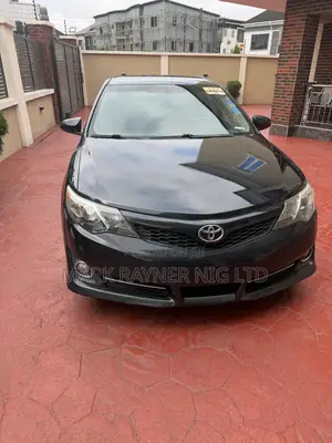 Toyota Camry SE 4dr Sedan (2.5L 4cyl 6A) 2012 Gray