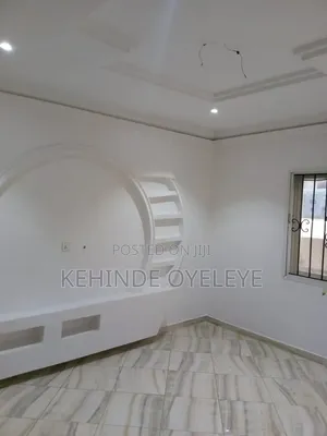 2bdrm Block of Flats in Gbangbala, Ikate for rent