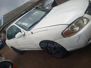 Nissan Sentra 2004 White