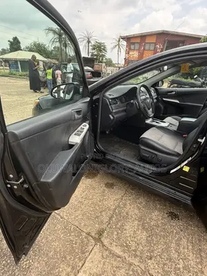 Toyota Camry SE 4dr Sedan (2.5L 4cyl 6A) 2013 Black