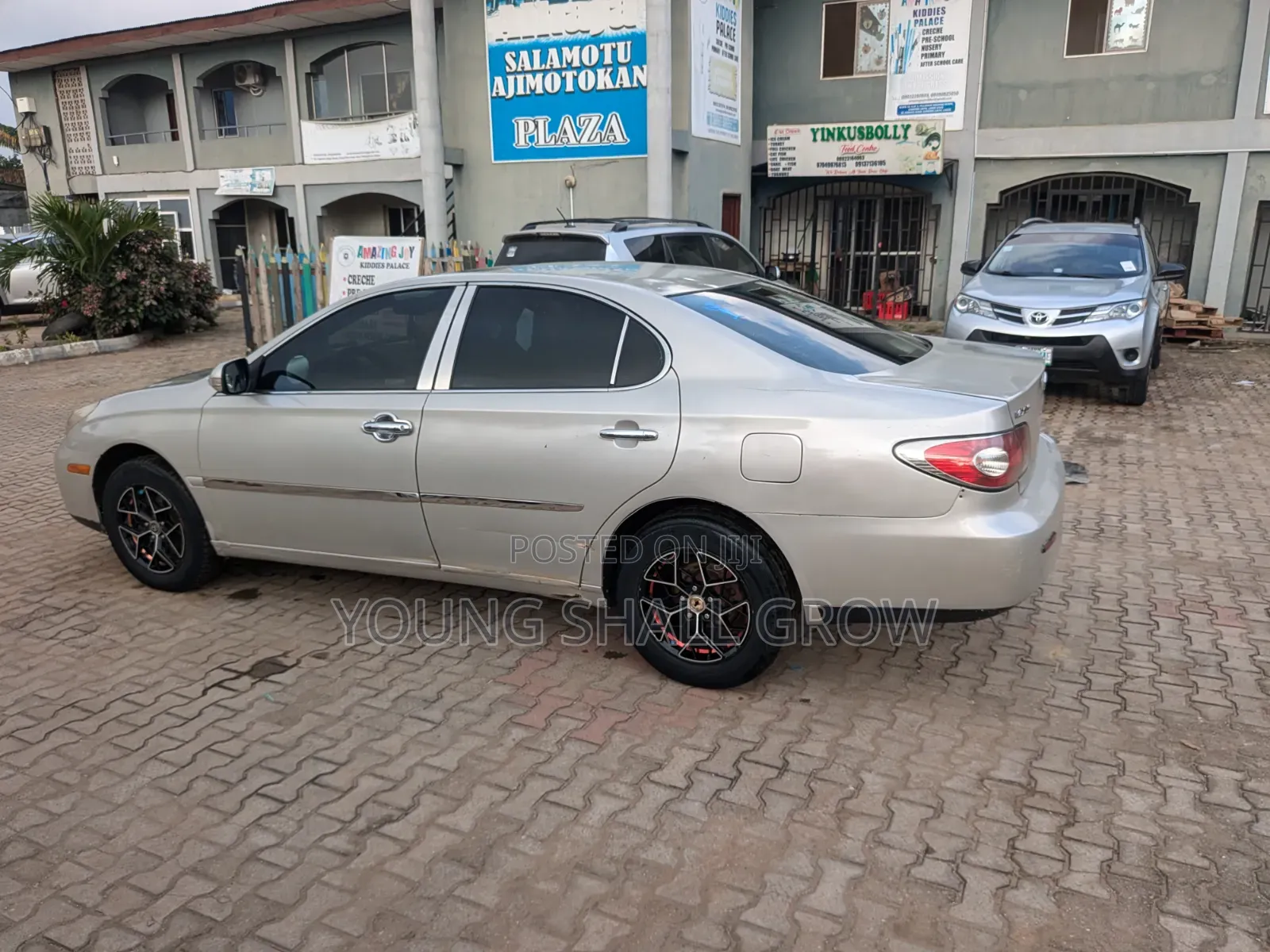 Lexus ES 2023 Silver