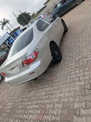Lexus ES 2023 Silver