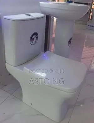 VSTAR Ceramic Water Closet Toilet With Cistern Soft-Close Seat