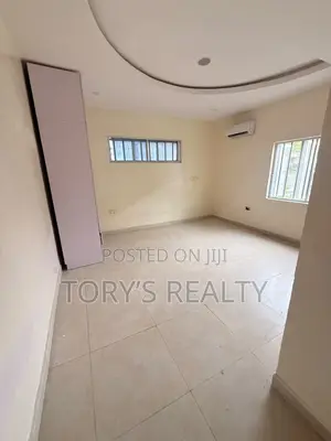 2bdrm Apartment in Lekki Phase 1 for rent