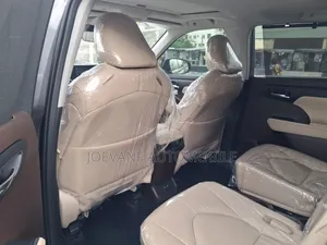 Toyota Highlander 2022 Gray
