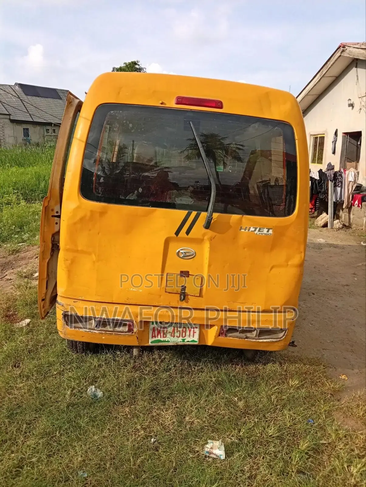 Daihatsu Hijet 2012 Yellow