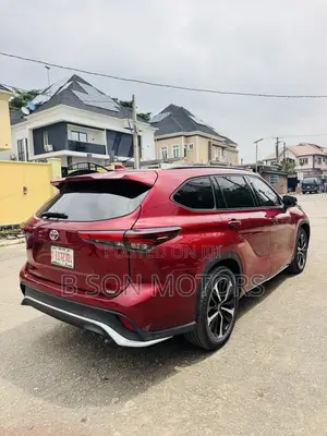 Toyota Highlander Limited 2021 Red