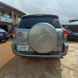 Toyota RAV4 2008 Green