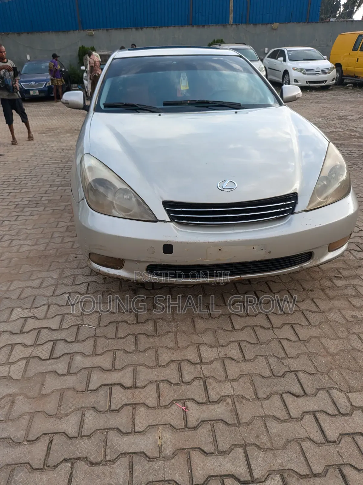 Lexus ES 2023 Silver