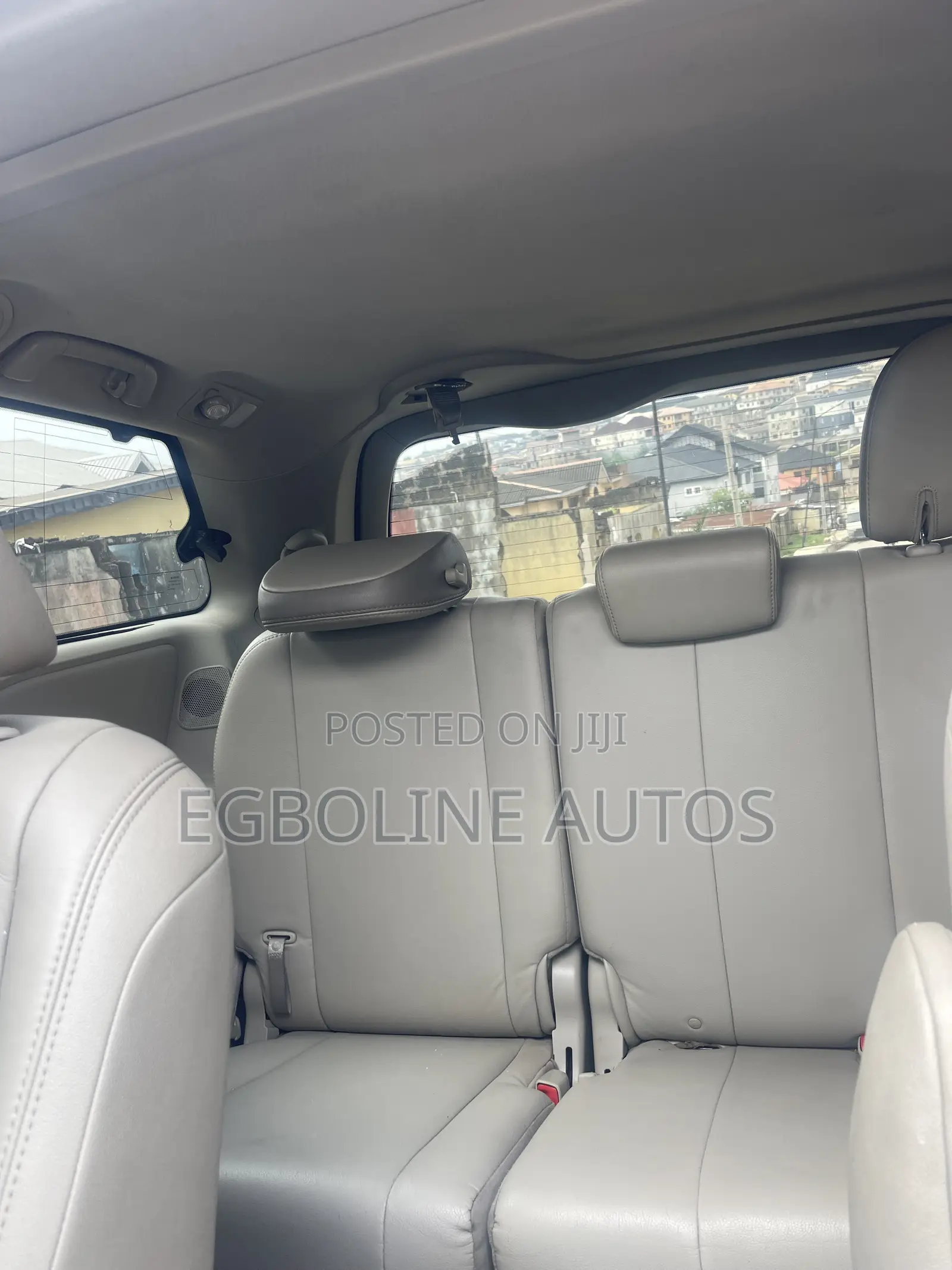 Toyota Sienna XLE 7 Passenger 2012 White