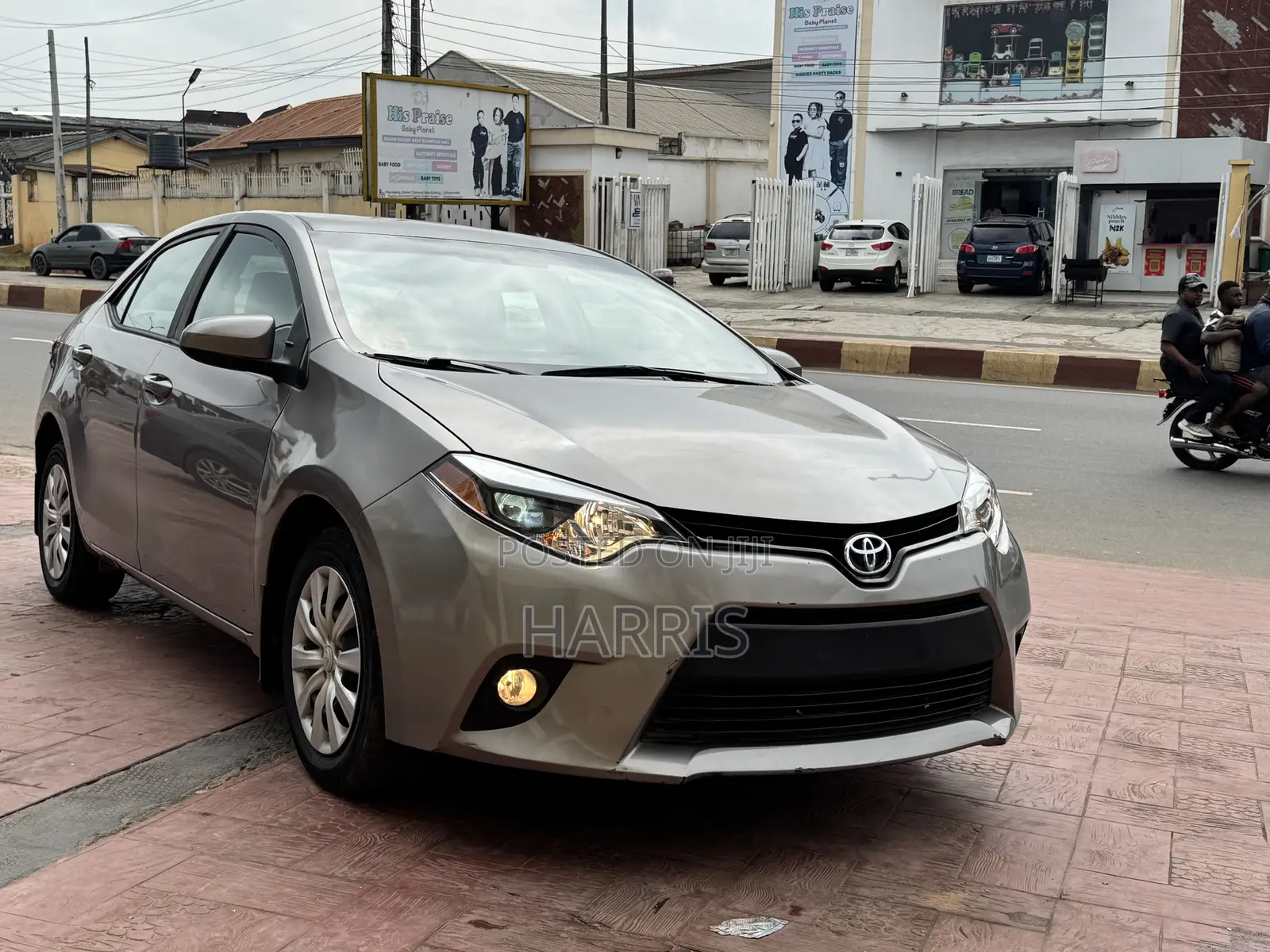 Toyota Corolla 2015 Brown