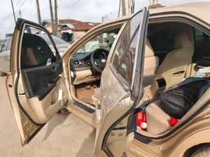 Toyota Camry 2012 Gold