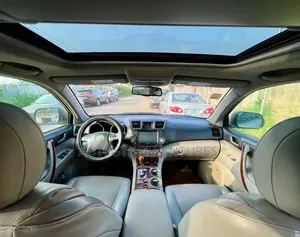 Toyota Highlander 2011 Silver