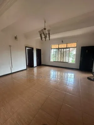 2bdrm Block of Flats in Secretariat Agodi for rent