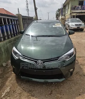 Toyota Corolla 2015 Green