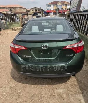 Toyota Corolla 2015 Green