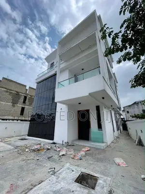 5bdrm Duplex in Chevron for sale