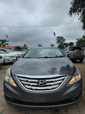 Hyundai Sonata Limited 2.0T Sedan (2.0L 4cyl 6A) 2012 Gray
