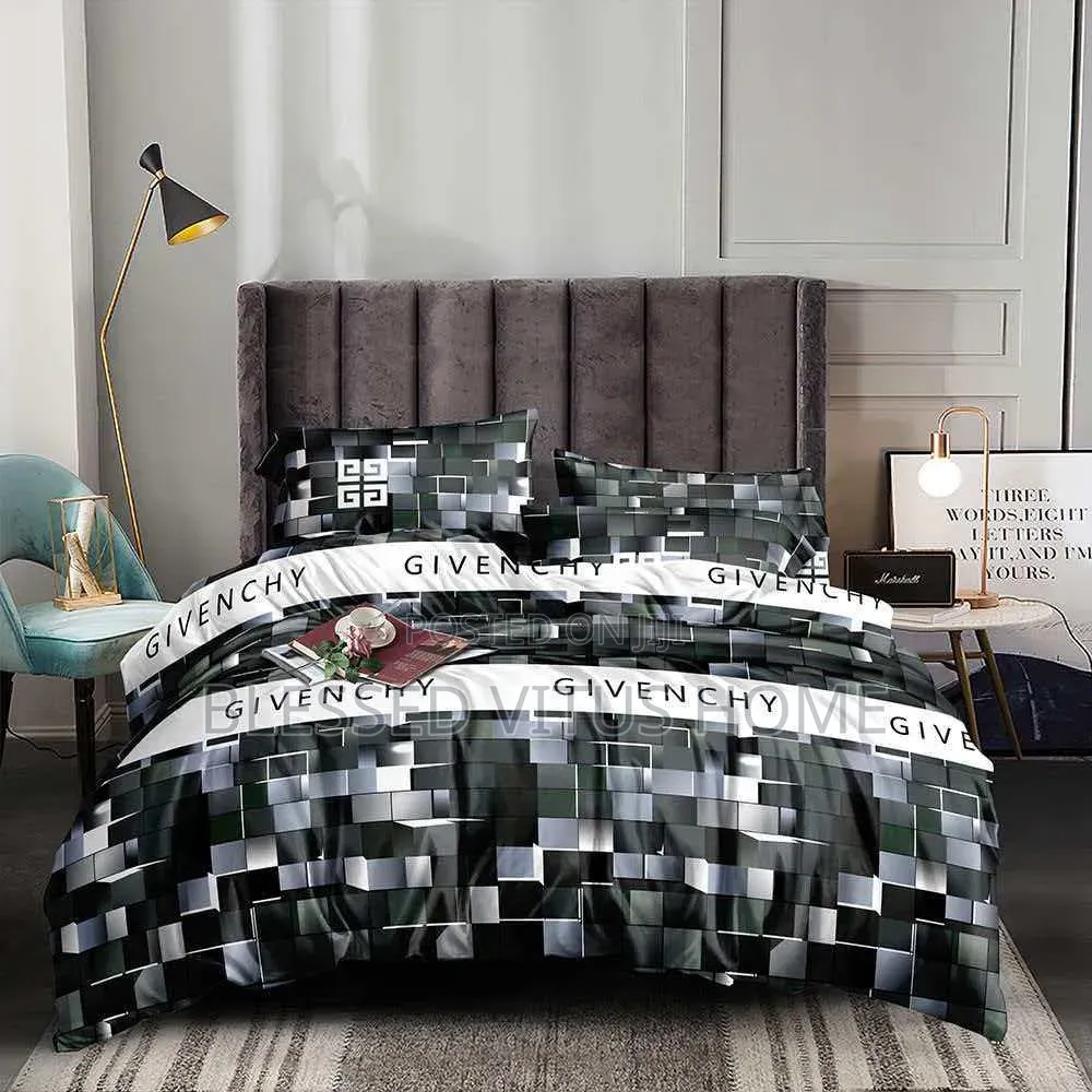 Quality6x6 Duvet Set With 4 Pillows