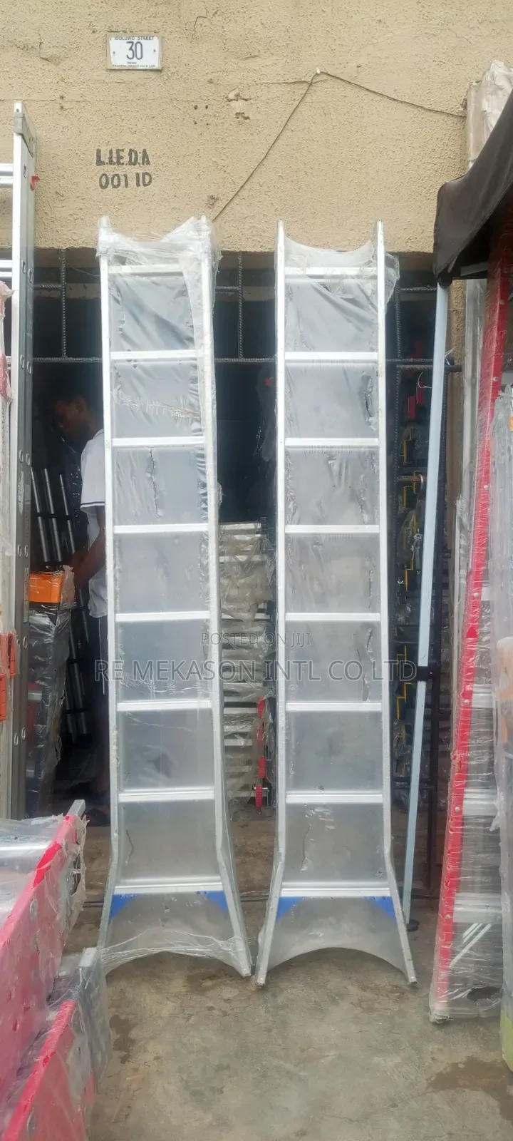 16ft Heavy Duty Foldable Ladder