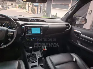 Toyota Hilux 2024 White