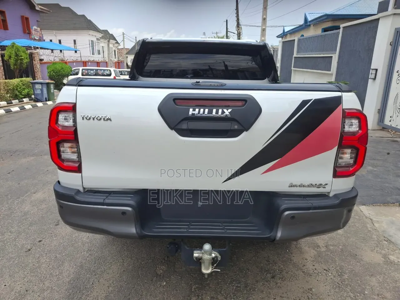 Toyota Hilux 2024 White