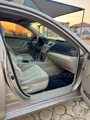 Toyota Camry LE 4dr Sedan (2.4L 4cyl 5A) 2008 Gold