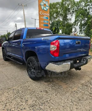 Toyota Tundra 2018 Blue