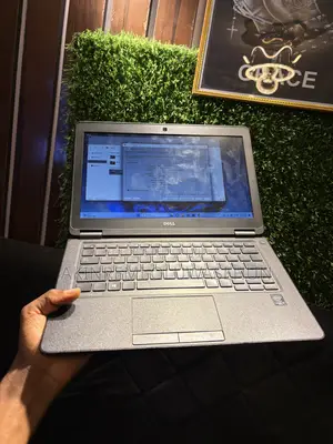 Laptop Dell Latitude 12 E7250 8GB Intel Core i5 SSD 256GB