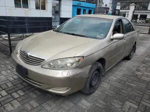 Toyota Camry 2006 Gold
