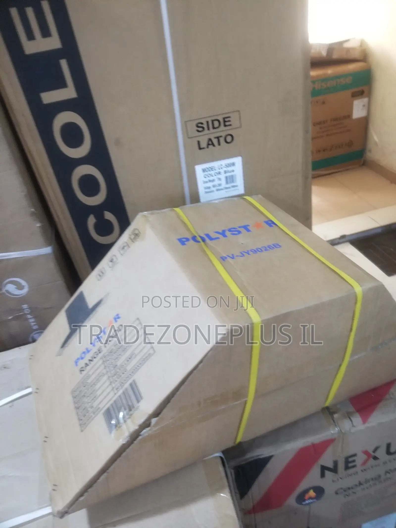 90cm Carbon Filter Kitchen Extractor by Polystar