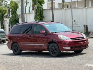 Toyota Sienna 2005 Red