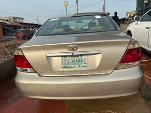 Toyota Camry 2006 Gold