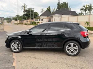 Mercedes-Benz GLA 250 2017 Black