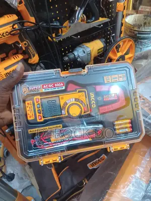 AC/DC Clamp Meter 600a