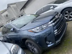 Toyota Highlander 2017 Blue