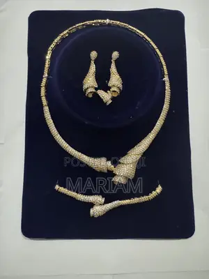 Luxury Bridal Jewelry Set – Necklace, Earrings, Ring Bracelet
