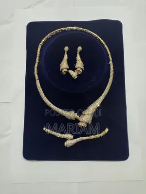 Luxury Bridal Jewelry Set – Necklace, Earrings, Ring Bracelet