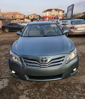 Toyota Camry LE V6 4dr Sedan (3.5L 6cyl 6AM) 2010 Green