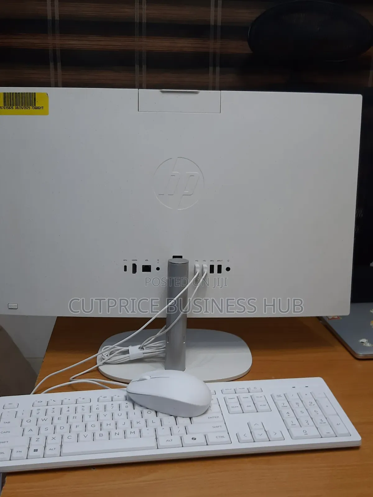 New Desktop Computer HP 8GB AMD SSHD (Hybrid) 512GB