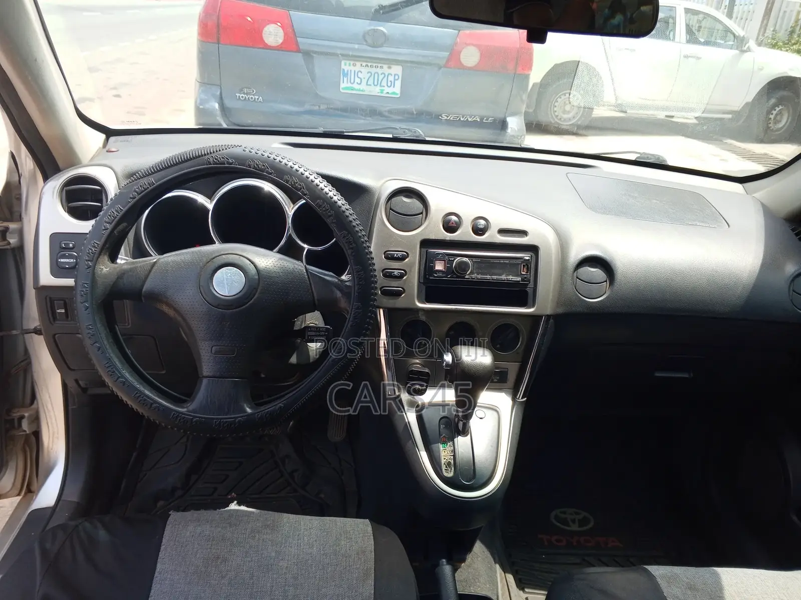 Pontiac Vibe 2004 Silver