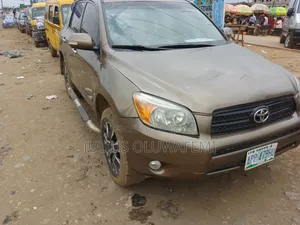 Toyota RAV4 2008 Gold
