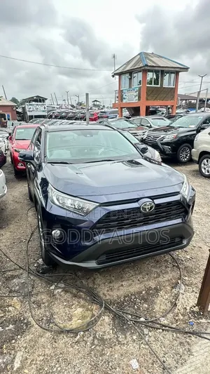Toyota RAV4 2020 Blue