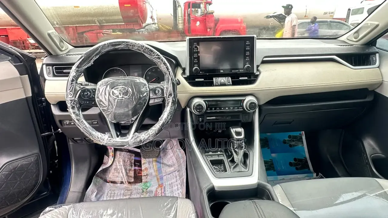 Toyota RAV4 2020 Blue