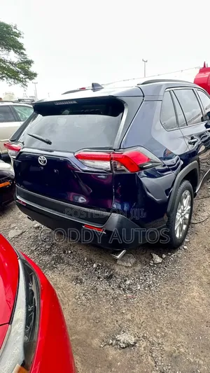 Toyota RAV4 2020 Blue