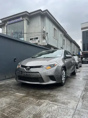 Toyota Corolla L 4dr Sedan (1.8L 4cyl Manual) 2016 Gold