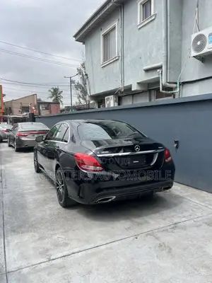 Mercedes-Benz C300 2015 Black