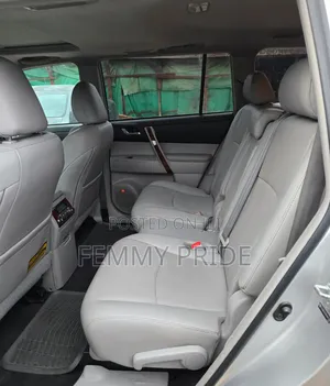 Toyota Highlander Limited 2011 Silver
