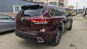 Toyota Highlander XLE AWD 2026 Burgundy